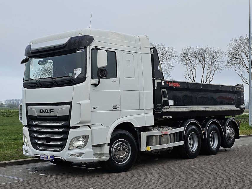 Самоскид DAF XF 530