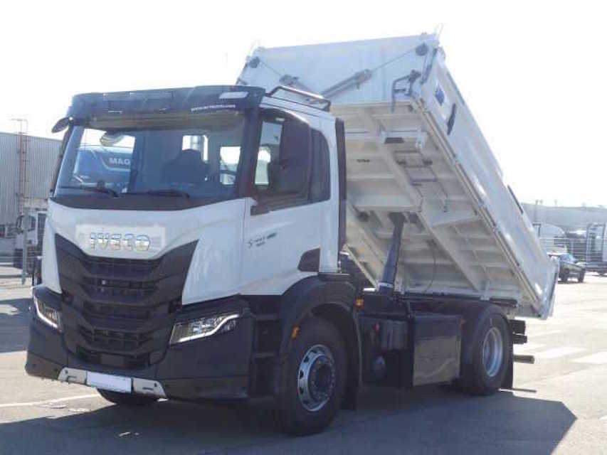 Самосвал Iveco S-Way в Киеве и области