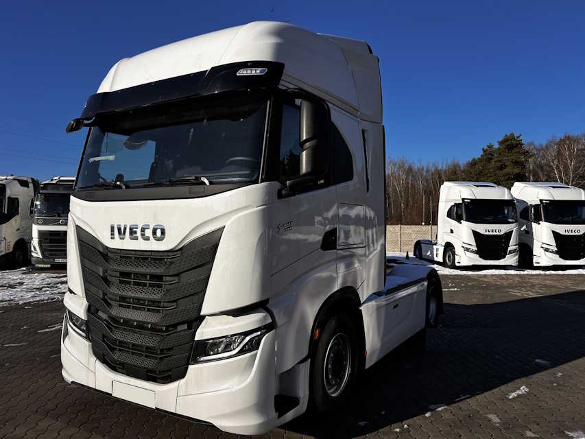 Оренда самоскида Iveco S-Way