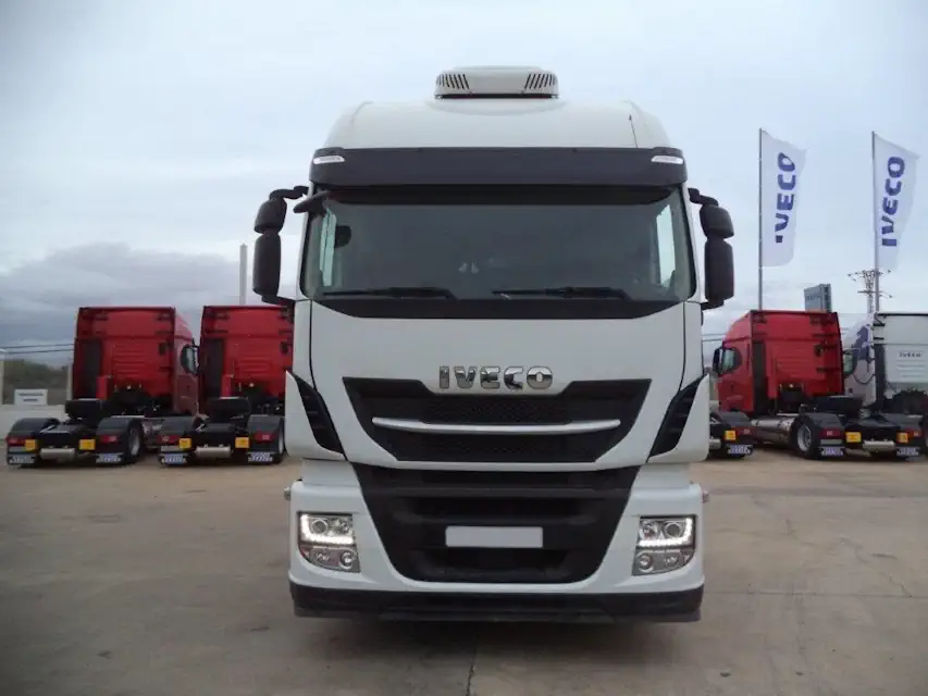 Оренда самоскида Iveco Stralis