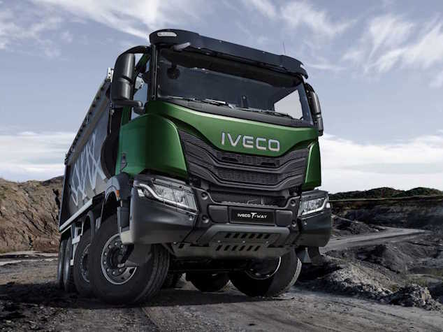 Орендувати Iveco T-Way з водієм в Києві та области