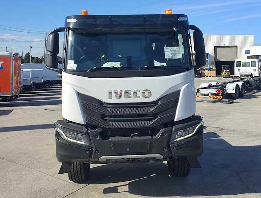 Оренда самоскида Iveco T-Way