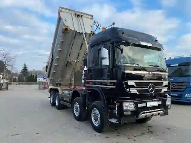Оренда Mercedes-Benz Actros 4444 з водієм в Києві та області