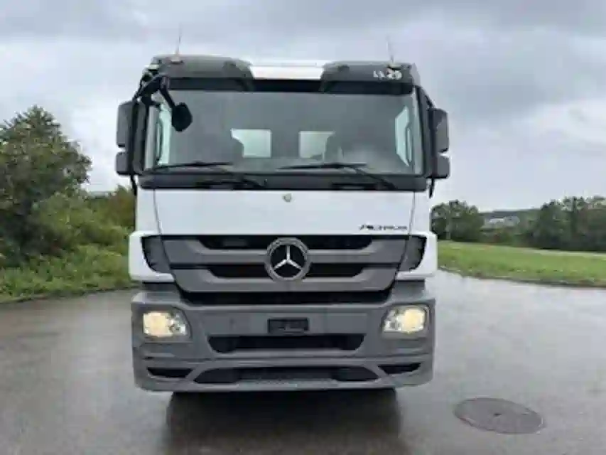 Оренда самоскида Mercedes-Benz Actros 4444