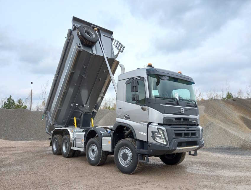 Оренда самоскида Volvo FMX з водієм в Києві та області